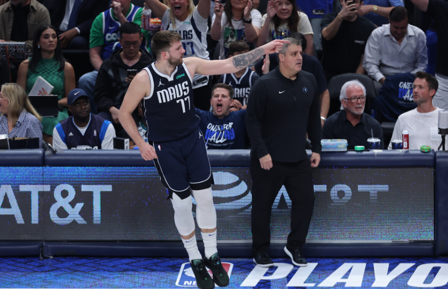 官方登录入口-东契奇新星重返赛场表现突出，勇士前途光明！上演精彩一战(东契奇完成首秀)