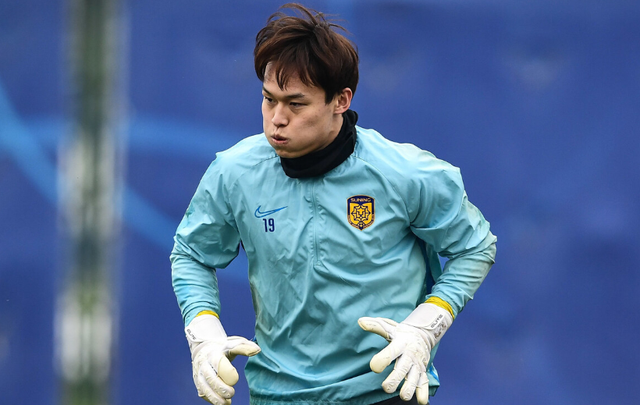 包含阿贾克斯关键时刻官宣签约赛前成都蓉城调整名单以备中超，这一次真的阿扎伦卡连续五场比赛得分超过大比分领先的词条